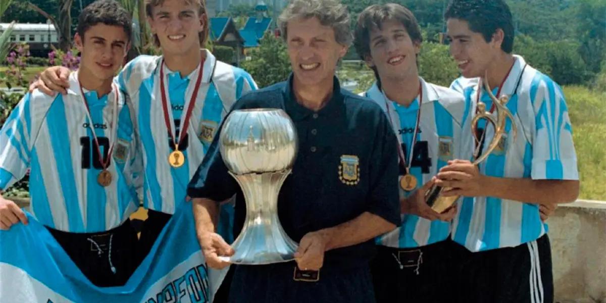 José Pékerman con cuatros jugadores suyos.