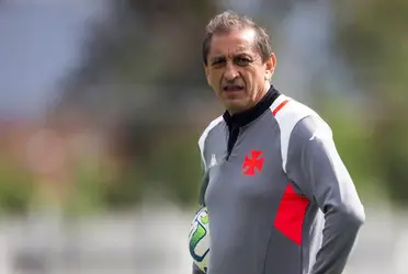 El director técnico riojano podría conseguir la hazaña en la última fecha del Brasileirao.