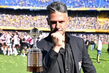 El Millonario perdió con Huracán y el técnico habló del eterno rival antes de que juegue la final de la Copa Libertadores.