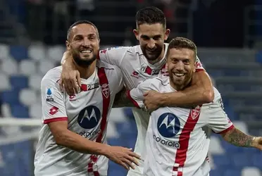 El volante de la Selección Argentina, recién llegado al club italiano, jugó los últimos minutos en la victoria contra el Sassuolo.