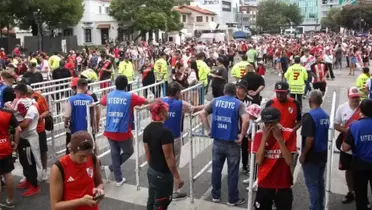 Incidentes en  las afueras del estadio