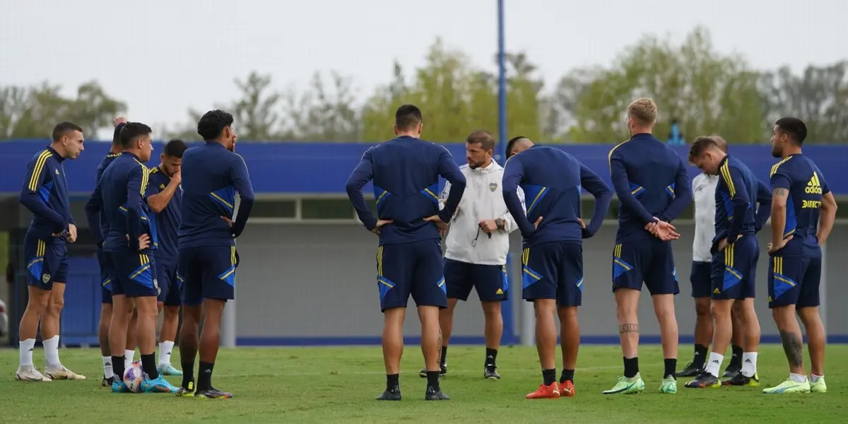 Juan Román Riquelme y el consejo de fútbol siguen buscando el reemplazante de Hugo Ibarra.