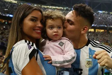 La pareja compartió una tierna imagen junto a su hija Nina oficializando la llegada de un nuevo integrante